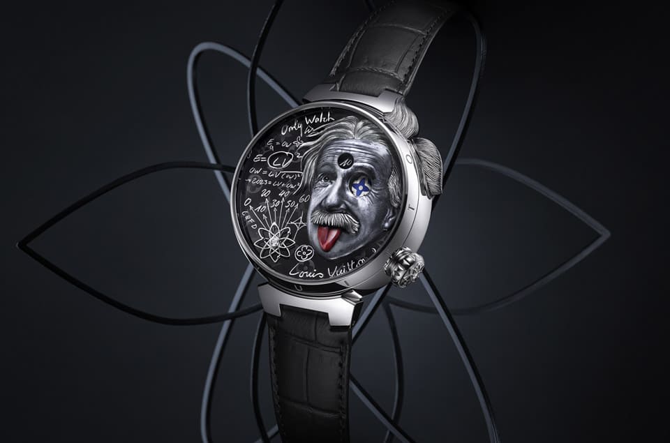 [Only Watch 2023]路易威登把愛因斯坦經(jīng)典吐舌照片化為Tambour琺瑯金雕動(dòng)偶